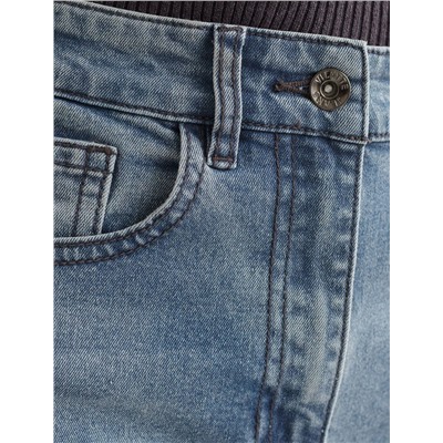 Джинсы трубы с декоративной стиркой из эластичного денима средней плотности