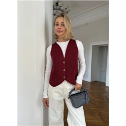 Вязаная жилетка