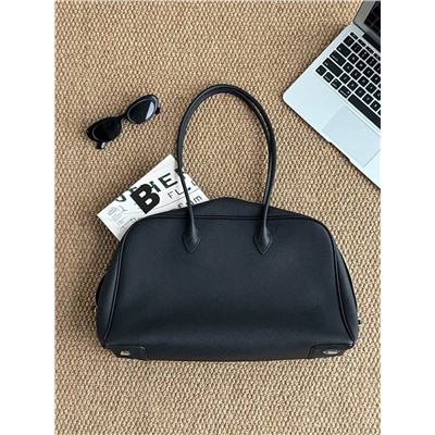 Универсальная и вместительная женская сумка