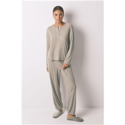 Pijama largo textura waffle verde