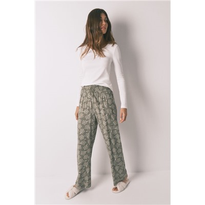 Conjunto de pantalón y camiseta