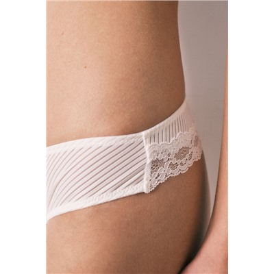 Tanga microfibra rayada y encaje blanca