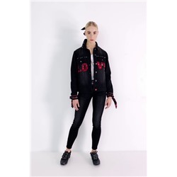 Cazadora denim detalles tachuelas