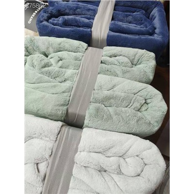 Большой плюшевый плед  Calvi*n Klei*n