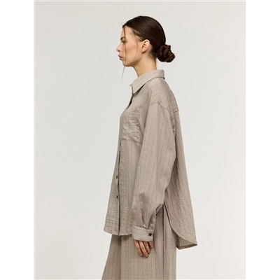 Бежевая рубашка в полоску