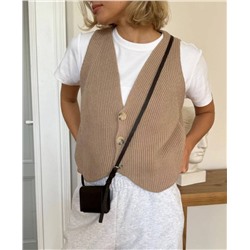 Вязаная жилетка