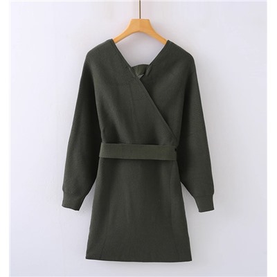 Элегантное и просторное трикотажное платье с рукавами «летучая мышь»