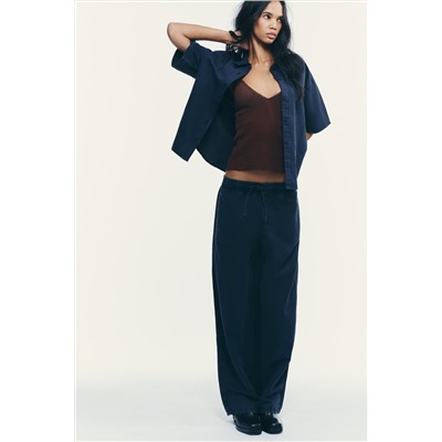 JOGGER TROUSERS WITH SEAMS