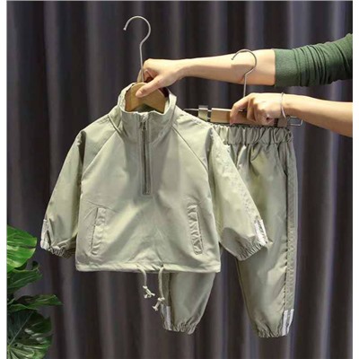 Ветровка + штаны для мальчиков