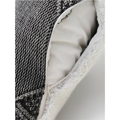 Интерьерная подушка Ugg с объемной вязкой  Экспорт  ❄️