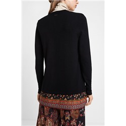 Jersey trampantojo bajo blusa