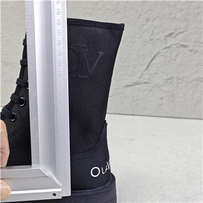 Женские ботинки