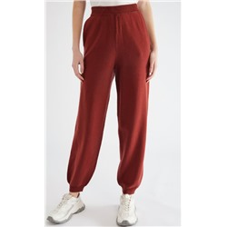 Pantalón con cintura alta