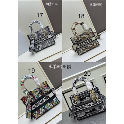 Небольшая сумка с вышивкой и широким плечевым ремнем  Lady D Christia*n Dio*r