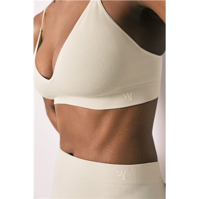 Top triangular canalé sin costuras verde