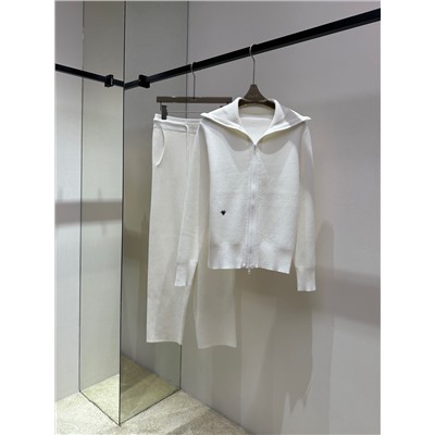 Распродажа костюм