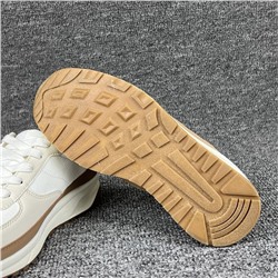 Женские кроссовки