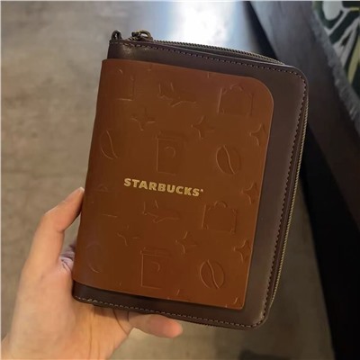 Для любителей СТАРБАК*С Многофункциональный держатель для паспорта, карточек и билетов.