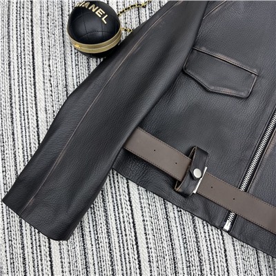 Куртка с длинными рукавами и лацканами из овчины, кожаным ремнем по индивидуальному заказу. Высококачественное качество YB1:1 по индивидуальному заказу