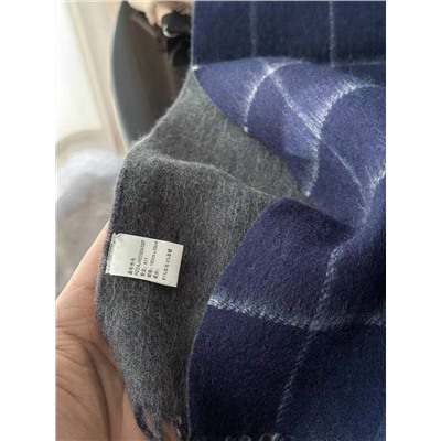 Шерстяной шарф унисекс, этикетки надрезаны