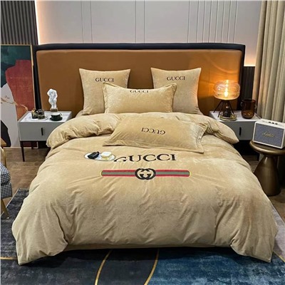 Скидки 🍀велюр 299ю  Размер : евро & кингсайз  Евро :  Пододеяльник 200*230  Простыня 250*250 Наволочки 48*74*2шт  Кингсайз:  Пододеяльник 220*240 Простыня 250*270 Наволочки 48*74*2шт