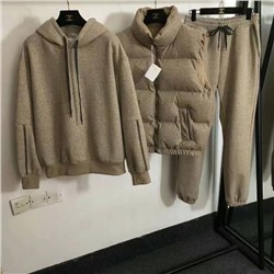 Костюм тройка