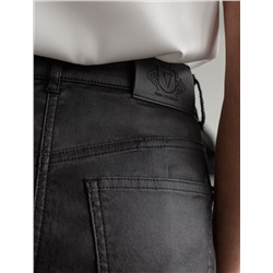 Брюки зауженные из эластичного хлопка с покрытием под кожу