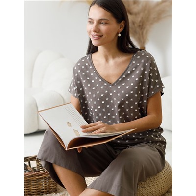 Свободная футболка с V-вырезом и цельнокроеным рукавом из 100% хлопка с принтом