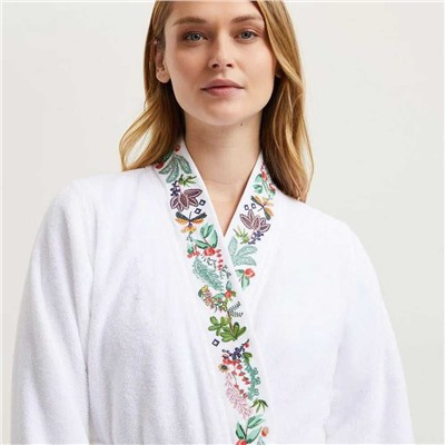 Ультра мягкий женский халат с невероятно красивой и изысканной вышивкой   Yve*s Delorm*e