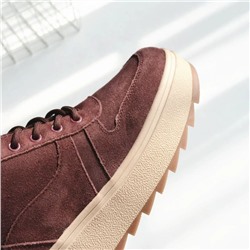 Женские замшевые ботинки