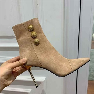 Ботильоны на шпильке с металлическими круглыми пряжками и острым носком  БАЛЬМА*Н
