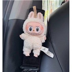 ЛАБУБ*У игрушка на ремень безопасности в машину.