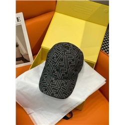 Стильная бейсболка  FEND*I 💛