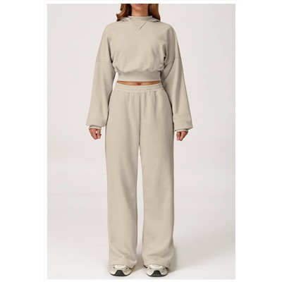 Женский спортивный костюм