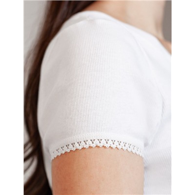 Футболка с круглым вырезом из фактурного трикотажа в рубчик