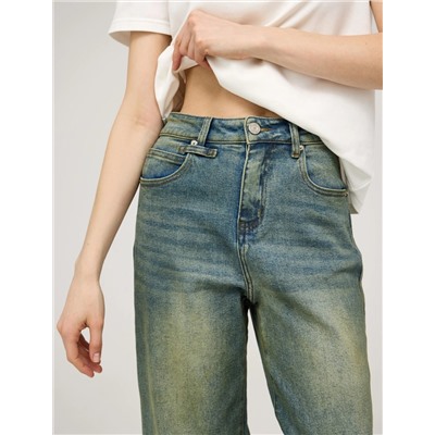 Синие зауженные джинсы с платком