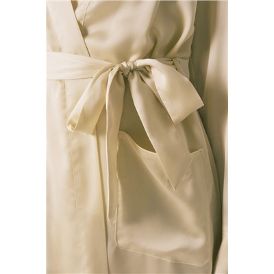 Bata corta satén amarilla