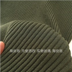 Платье экспорт в трендовой длине миди  в военном зелёном цвете