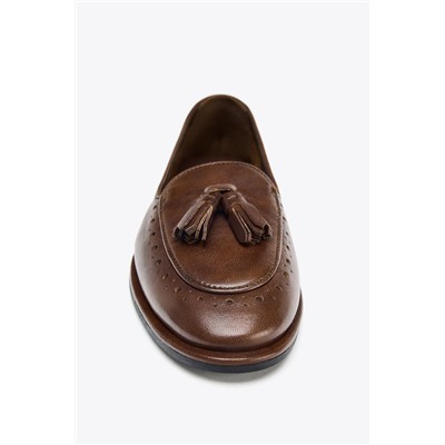 MOCASÍN BORLAS PIEL