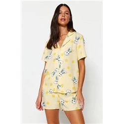 TRENDYOLMİLLA Sarı Tavşan Baskılı Gömlek-Şort Dokuma Pijama Takımı THMSS23PT00235