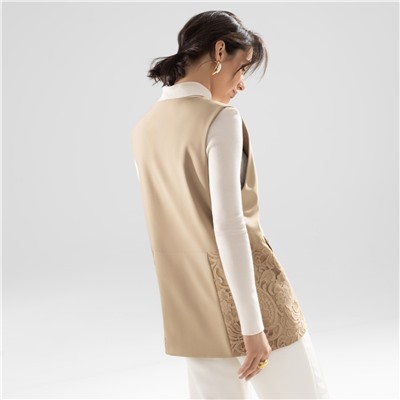 Жилет на подкладе с кружевом, Искусство переговоров