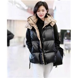 Женский стеганый жилет с капюшоном