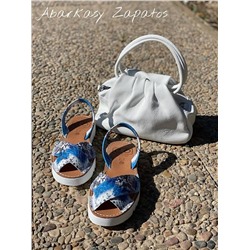 AVARCA MENORQUINA · 4393 azulon+PELLE · LUX blanco