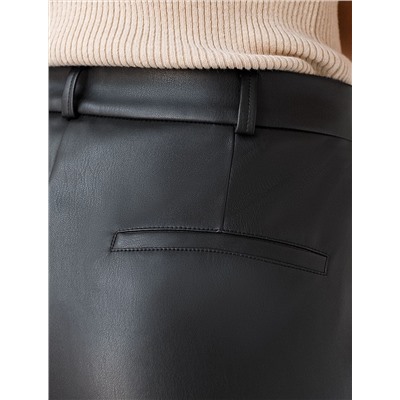 Прямые брюки из искусственной кожи