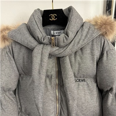 Новый теплый костюм-тройка с теплой курткой со съемным капюшоном с мехом  LOEW*E