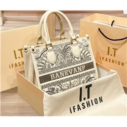 Женственная сумка большой вместимости