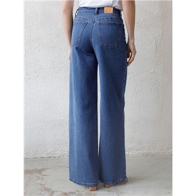 Джинсы трубы из эластичного денима