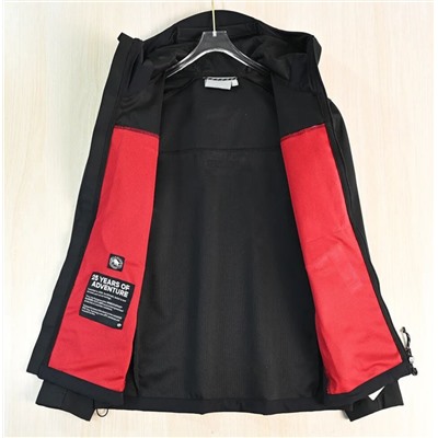 Водонепроницаемая спортивная куртка капюшонная  МАММУ*Т