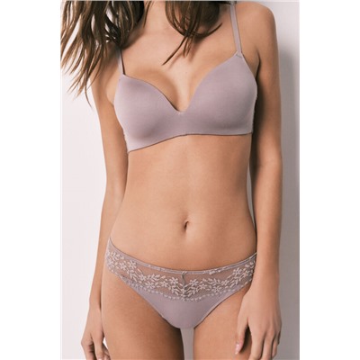 Braga clásica modal y encaje beige