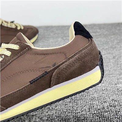 Женские замшевые кроссовки  ЗАР*А